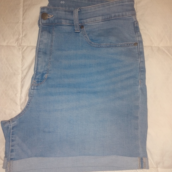 St John's Bay Denim Short Women's Plus Size 20W - Picture 3 of 5